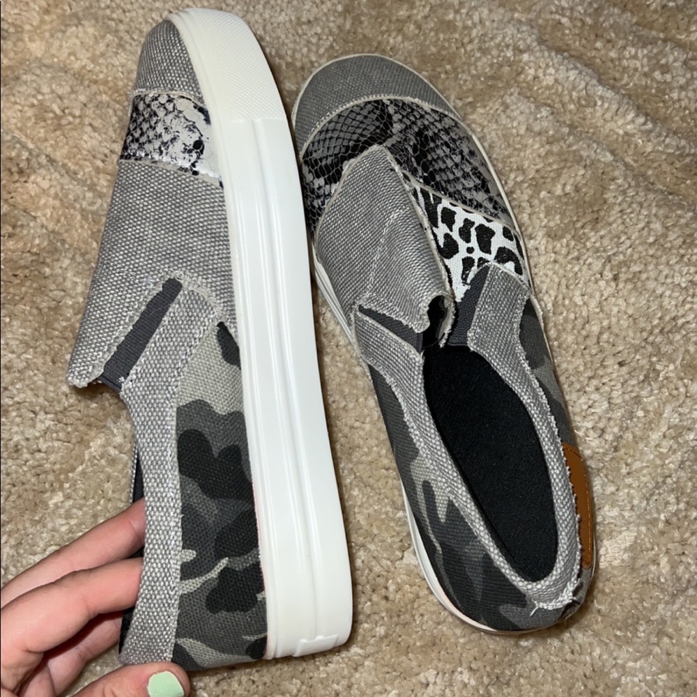 Size 7 platform sneakers
